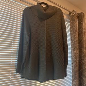 Cozy Ribbed Gray Turtleneck Sweater